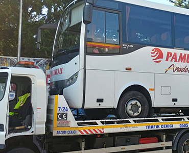 Araç Kurtarıcı ve Çekici