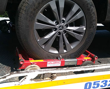 Araç Kurtarıcı ve Çekici